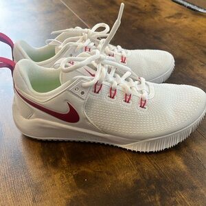 Women’s Nike shoes. Size 7.